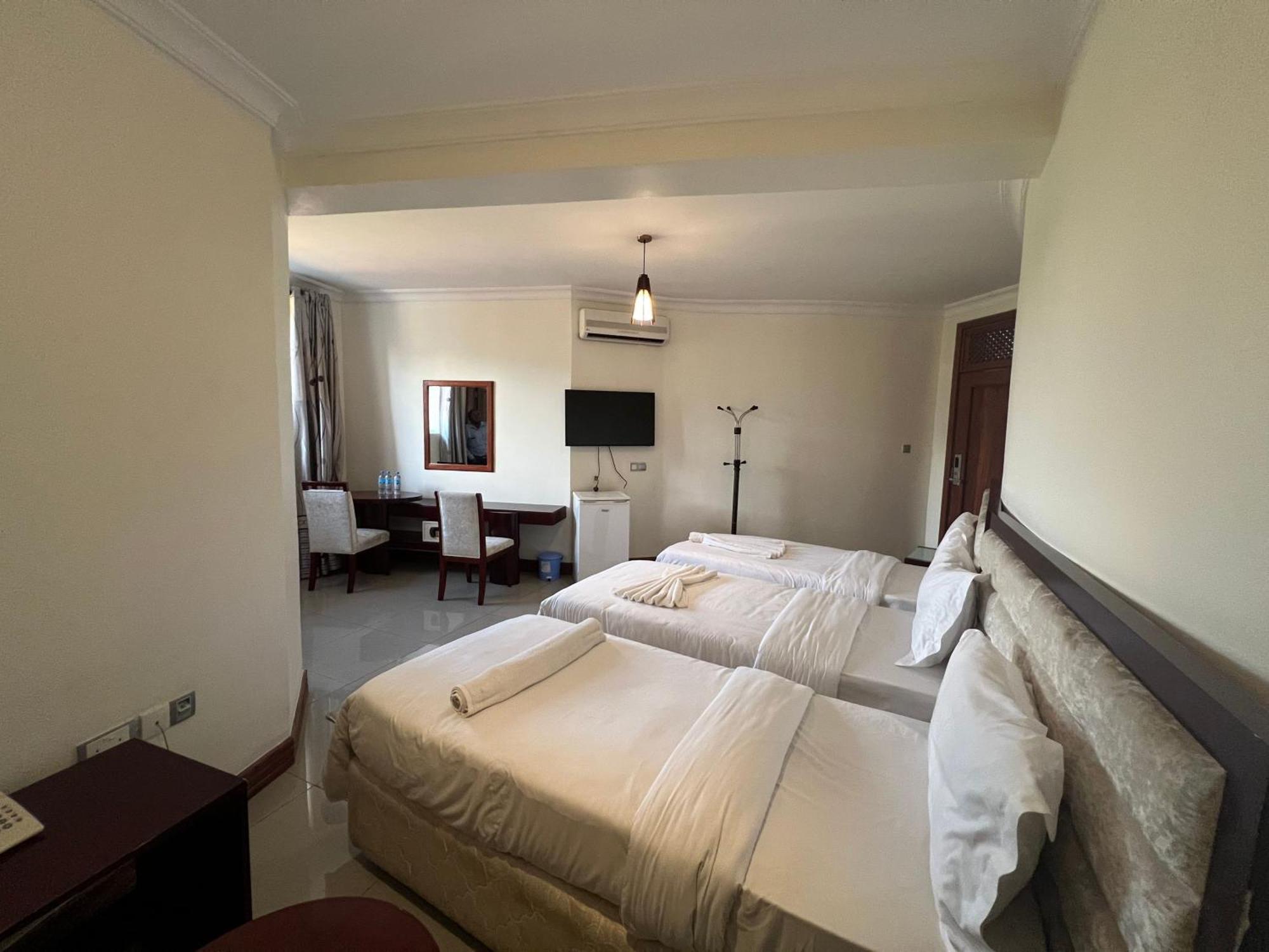 Nejobugg Palace Hotel Nkoanrua Zewnętrze zdjęcie