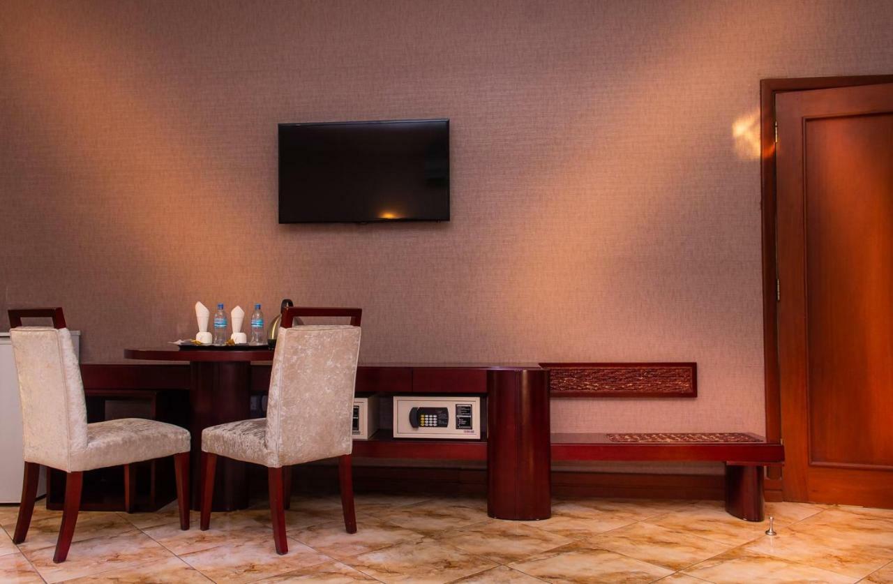 Nejobugg Palace Hotel Nkoanrua Zewnętrze zdjęcie